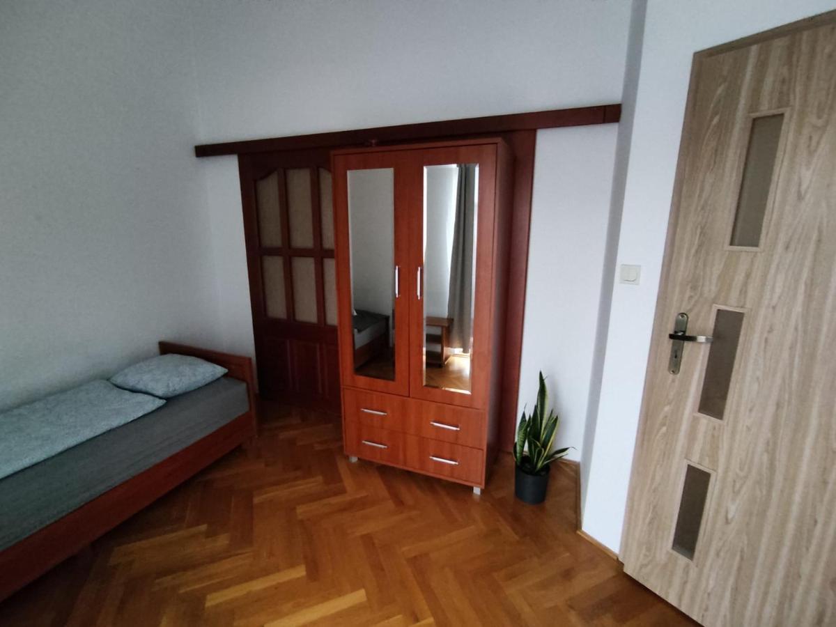 Classic Apartament Warsaw Kabaty Bagian luar foto
