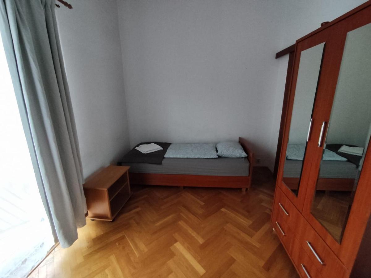 Classic Apartament Warsaw Kabaty Bagian luar foto